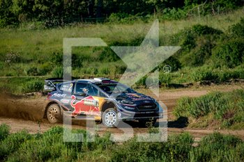 2018-06-10 - Elfyn Evans e il navigatore Daniel Barritt su Ford Fiesta WRC al crossodromo della PS10 - RALLY ITALIA SARDEGNA WRC - RALLY - MOTORS